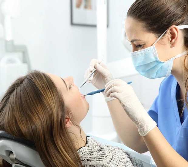 Dental hygienist